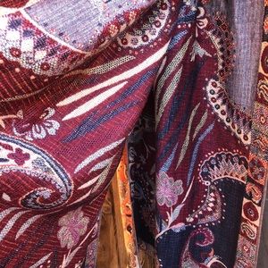 Oversized new scarf.